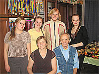 Виталий Сердюк с семьёй. Кликните для увеличения